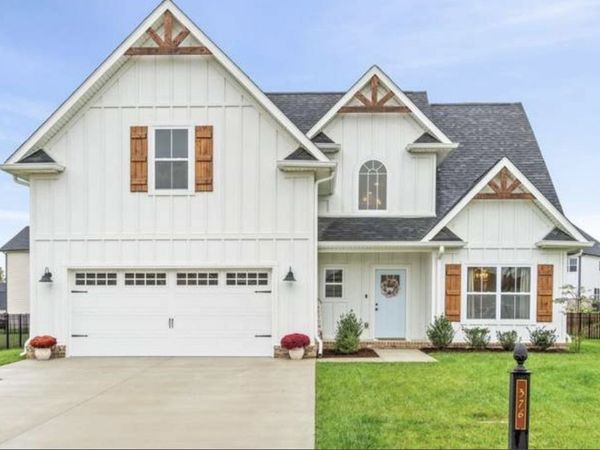 376 Lowline Dr, Clarksville, TN 37043