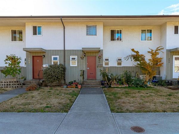 386 Burnside Rd W, Saanich, BC V8Z 1M1
