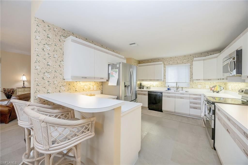 780 Waterford Dr, Unit 202, Naples, FL 34113 Photo