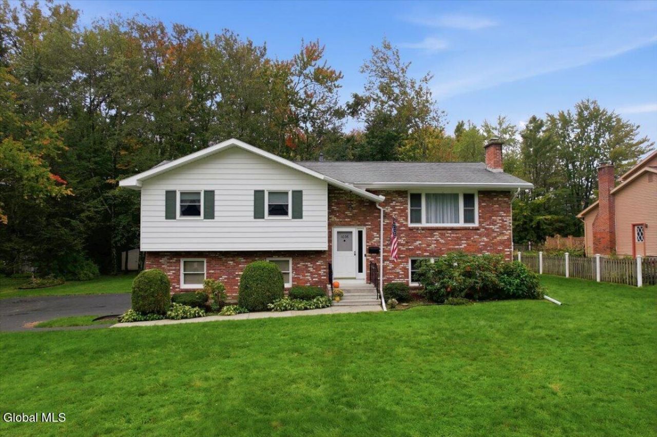 1036 Vrooman Avenue, Schenectady, NY 12309 Main Photo