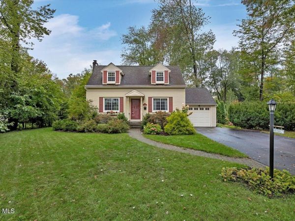 1920 Hexam Road, Niskayuna, NY 12309