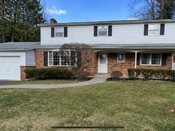28 Secada Drive, Clifton Park, NY 12065
