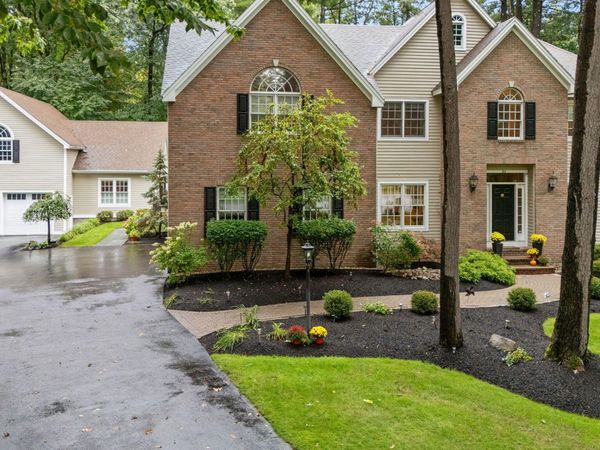 104 Blockhouse Creek Court, Albany, NY 12203