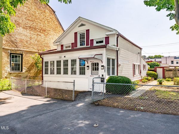 522 1st Avenue, Troy, NY 12182