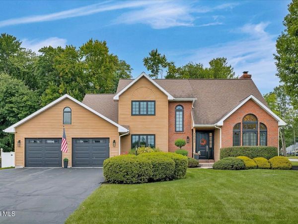 3062 New Williamsburg Drive, Guilderland, NY 12303