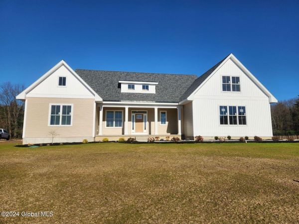 26 Eastpointe Drive, Saratoga Springs, NY 12866