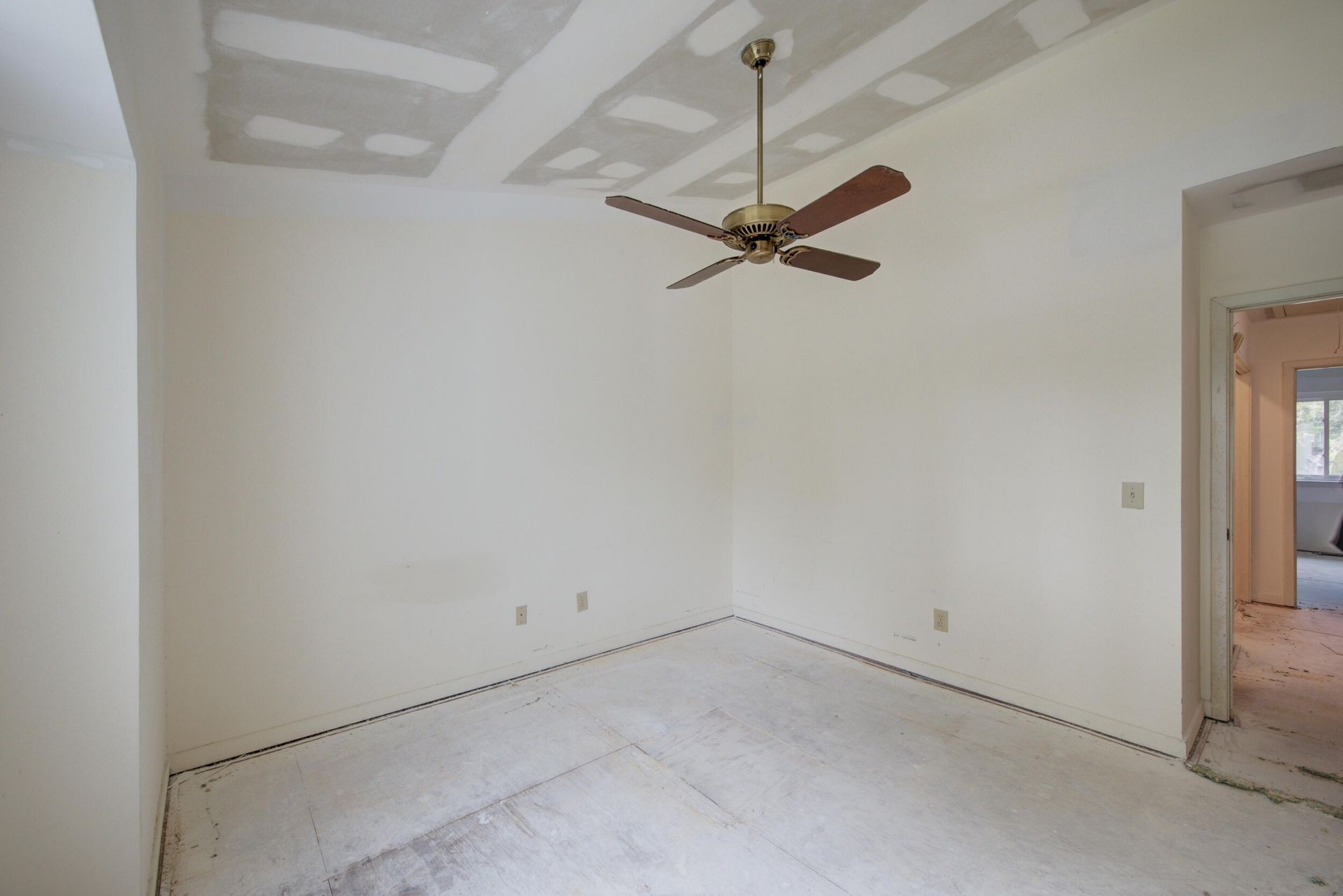 858 Catalpa Court Photo 26