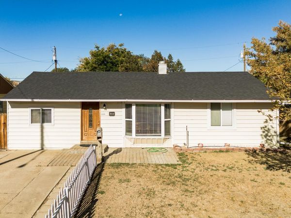 957 Willow Ln, Pocatello, ID 83201