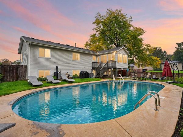 810 Clearbrook Lane, Vadnais Heights, MN 55127
