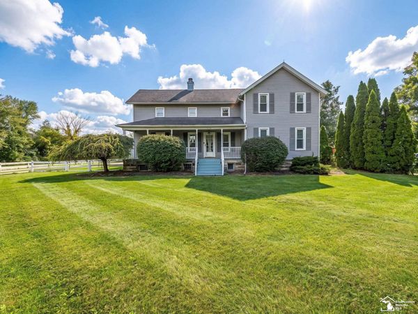 8115 Douglas Road, Lambertville, MI 48144