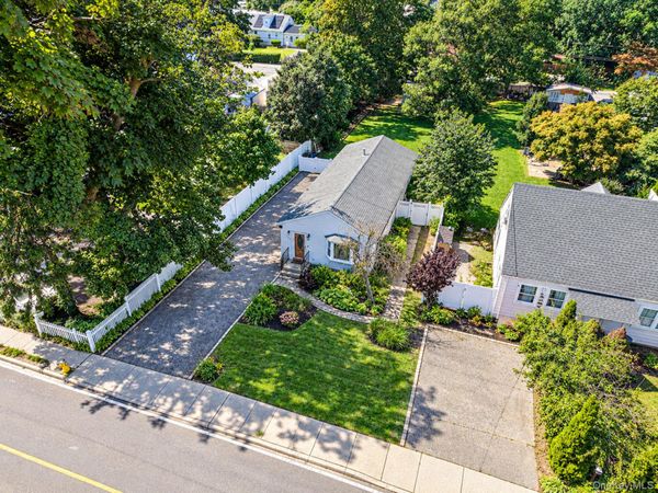182 Commack Road , Deer Park, NY 11729
