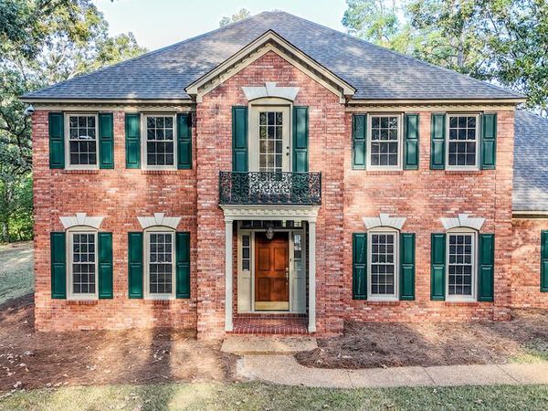 405 Lakeview Court, Oxford, MS 38655