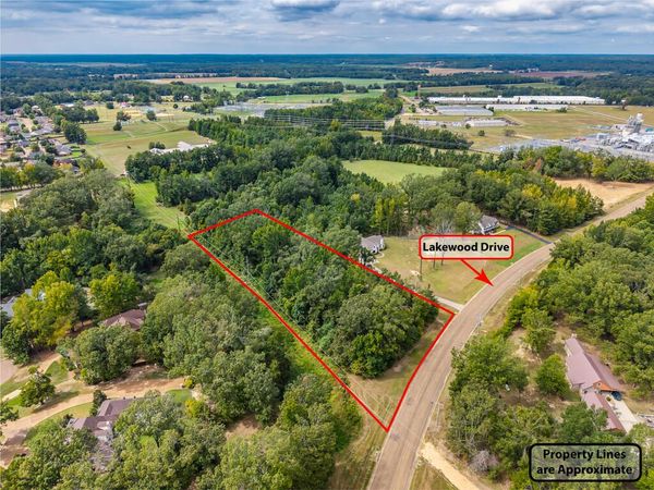 Lot 6 Lot 6 Lakewood Drive, Batesville, MS 38606