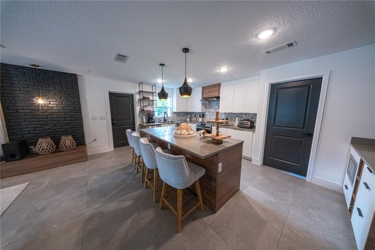 9197 Bay Hill Boulevard, Orlando, FL 32819 Photo