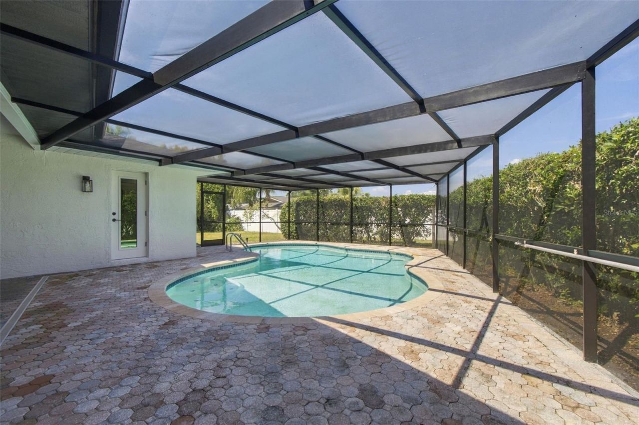 2654 Augusta Drive N, Clearwater, FL 33761 Photo