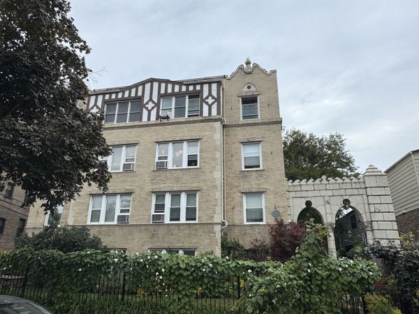 1724 W Estes Avenue , Unit 1E, Chicago, IL 60626