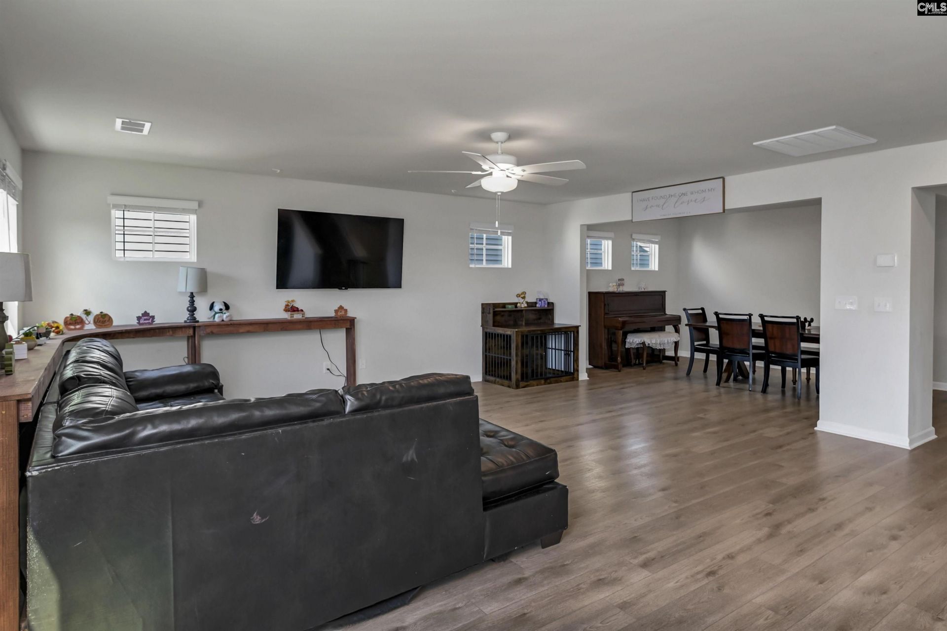 535 Silverbow Drive Photo 4