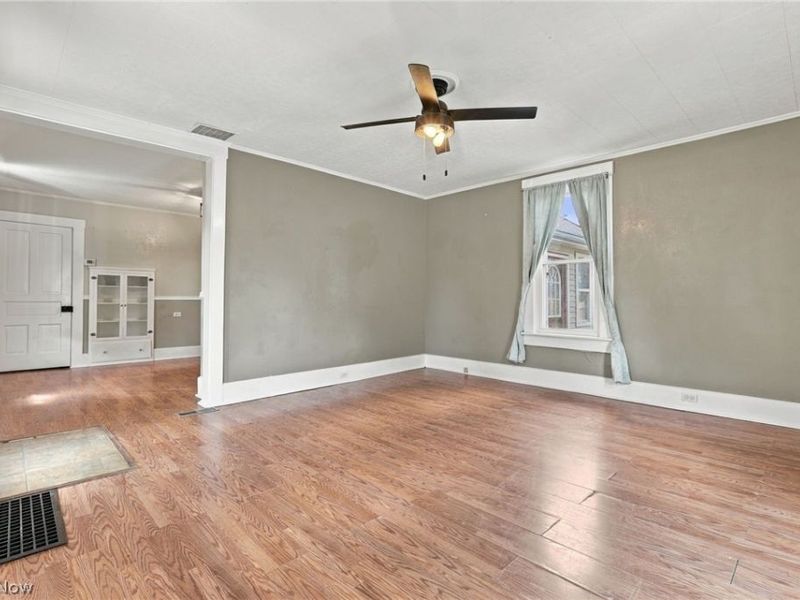 49 W 8th Street, Dresden, OH 43821 Photo 4