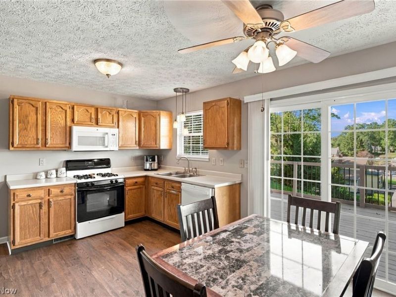 3704 N Viona Drive, Akron, OH 44319 Photo 10