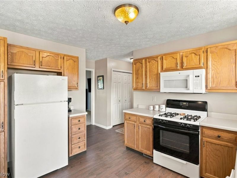 3704 N Viona Drive, Akron, OH 44319 Photo 12