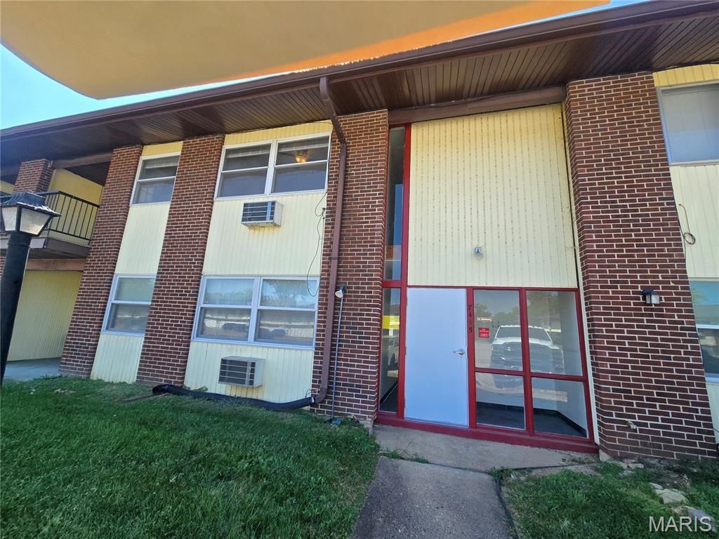 7445 Hazelcrest Drive, Unit G, Hazelwood, MO 63042 Main Photo