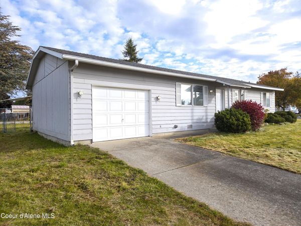 302 W 12th Ave , Post Falls, ID 83854