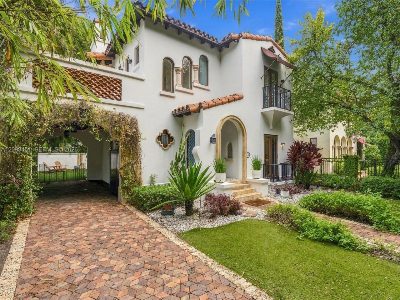 421 Sarto Ave , Coral Gables, FL 33134 Photo