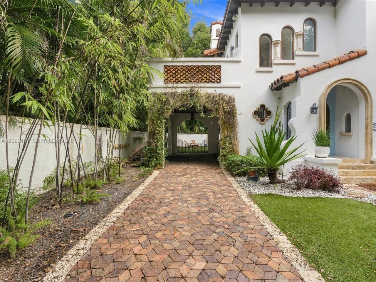 421 Sarto Ave , Coral Gables, FL 33134 Photo