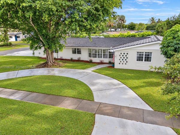 16401 SW 82nd Ave , Palmetto Bay, FL 33157