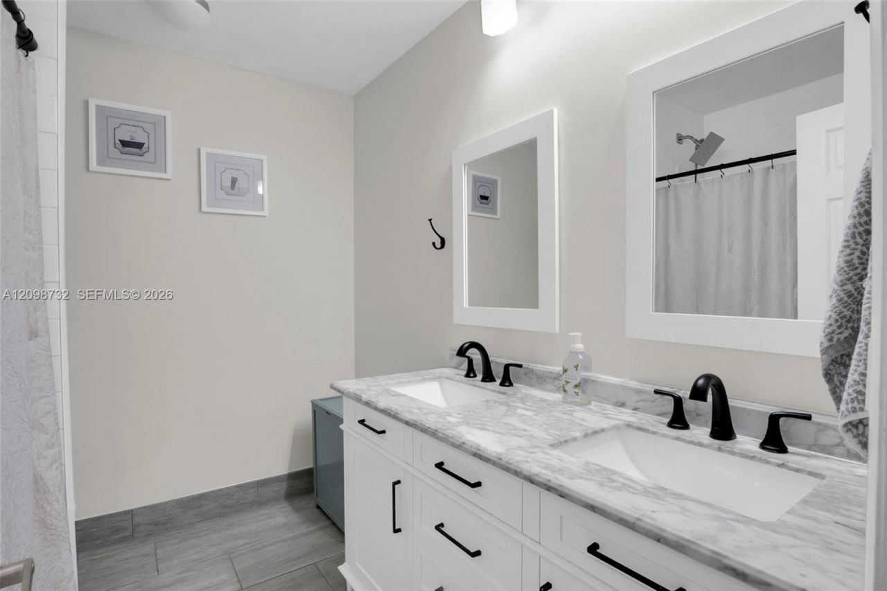 16401 SW 82nd Ave , Palmetto Bay, FL 33157 Photo