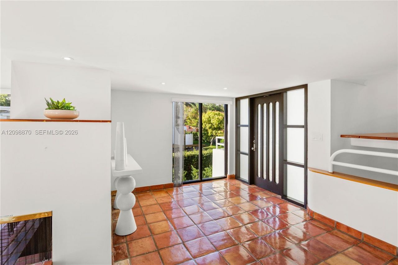 3520 Rockerman Rd , Miami, FL 33133 Photo