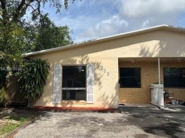 935 SW 16th St , Unit 2, Fort Lauderdale, FL 33315