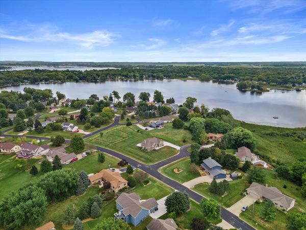 7125 Deerpath Ln, Norway, WI 53185