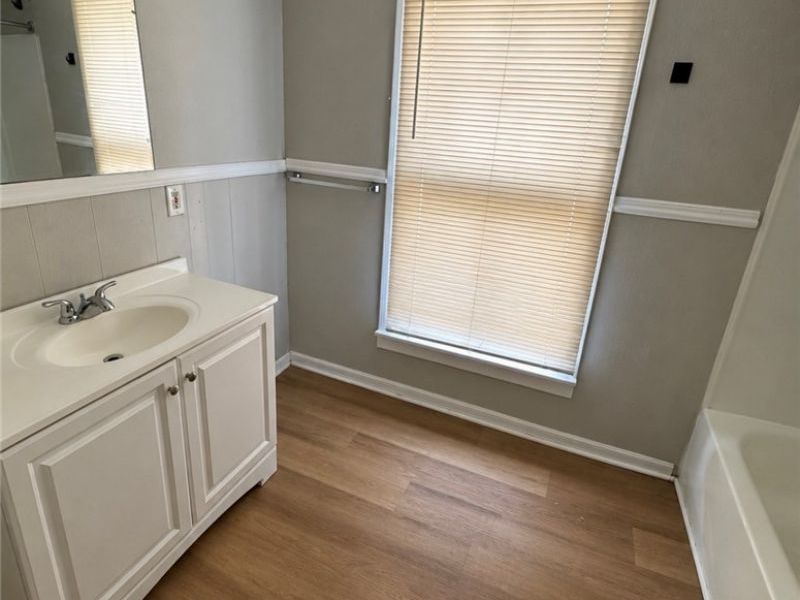865 Whitcomb Road, Cleveland, OH 44110 Photo 17