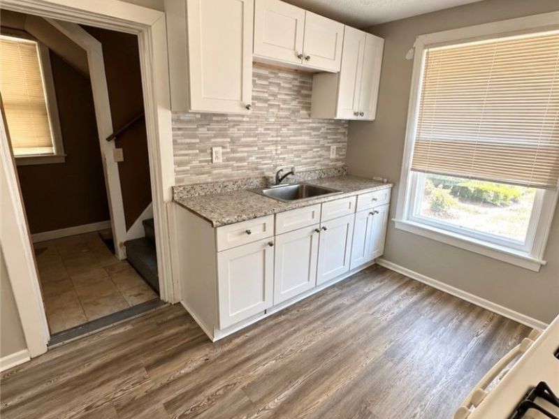865 Whitcomb Road, Cleveland, OH 44110 Photo 3