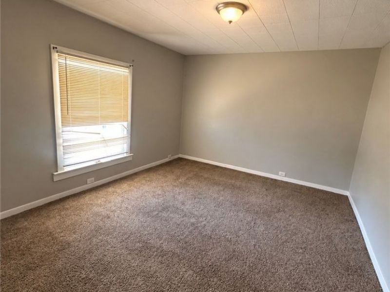 865 Whitcomb Road, Cleveland, OH 44110 Photo 6