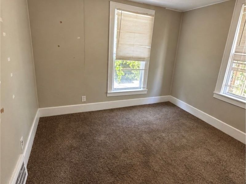 865 Whitcomb Road, Cleveland, OH 44110 Photo 8