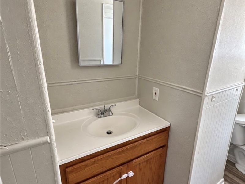 865 Whitcomb Road, Cleveland, OH 44110 Photo 9