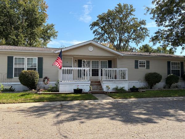 210 Cedar Street , Pataskala, OH 43062