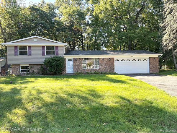 8808 N Christine Drive, Brighton Township, Mi 48114