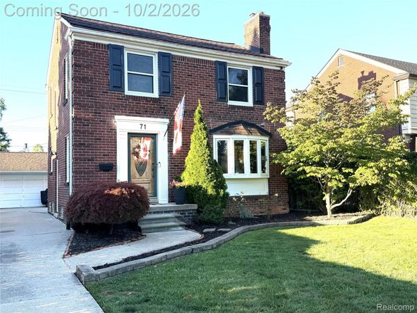 71 Vernier Road, Vlg of Grosse Pointe Shores, Mi 48236