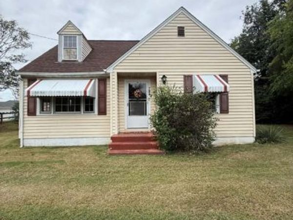 704 HENDERSON STREET, FREDERICKSBURG, VA 22405