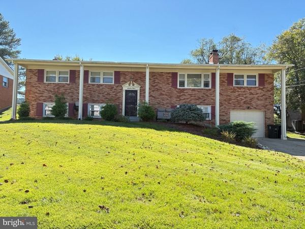 6112 RAYBURN DRIVE, TEMPLE HILLS, MD 20748