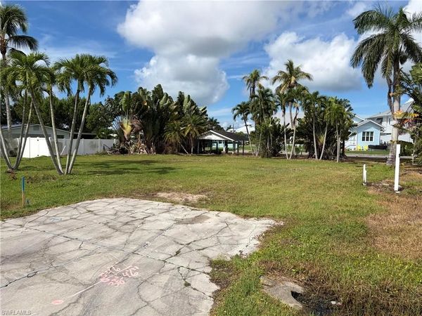 1138 Christopher CT , NAPLES, FL 34104