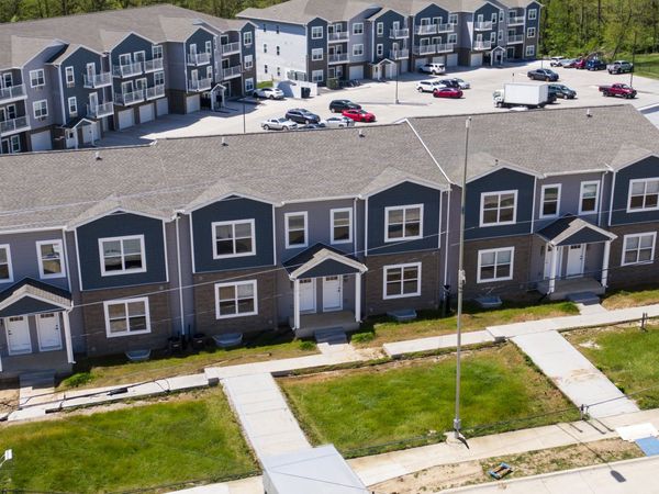 1208 Devils Glen Road , Bettendorf, IA 52722