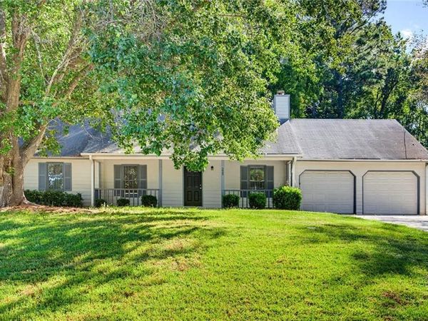 225 Hollis Circle , Dallas, GA 30157