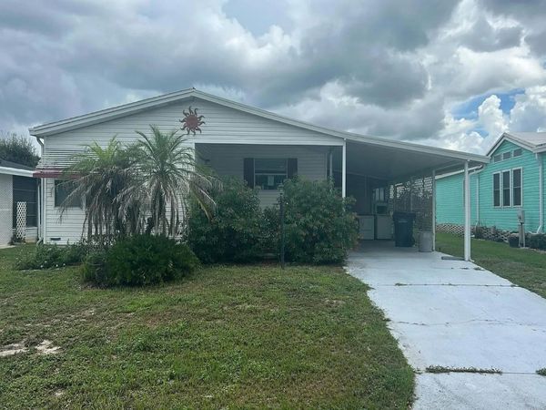 6135 SE Grand Oaks Drive , Other Florida, FL 33884