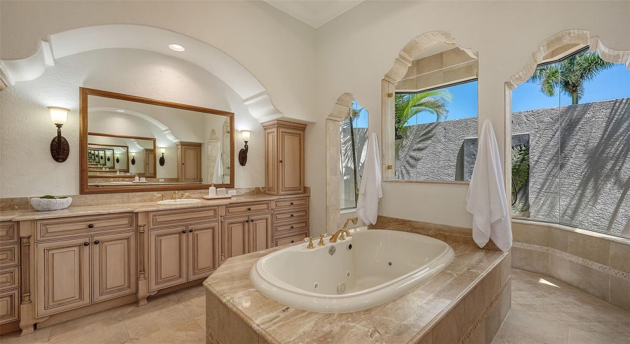 275 Lookout Point Drive, Osprey, FL 34229 Photo