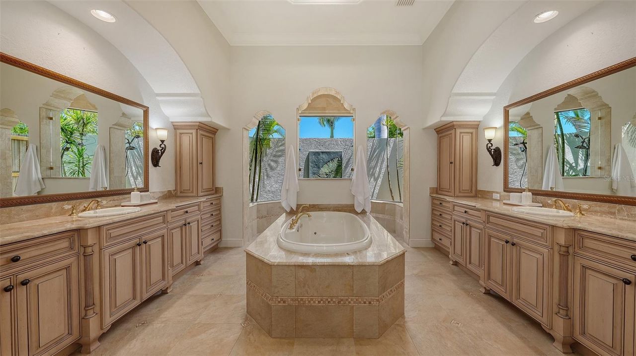 275 Lookout Point Drive, Osprey, FL 34229 Photo