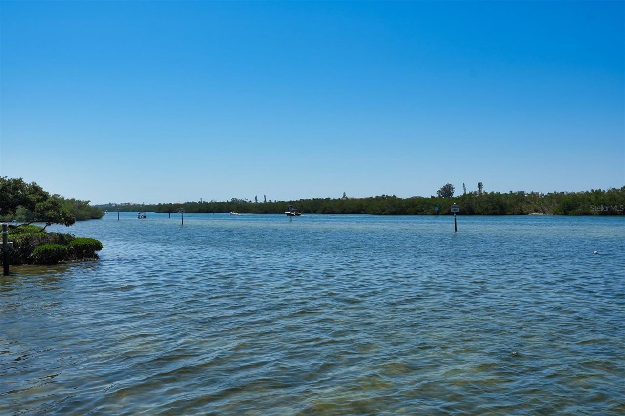 275 Lookout Point Drive, Osprey, FL 34229 Photo